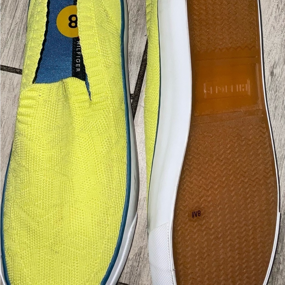 Men’s NWOB Tommy Hilfiger slip on yellow shoes size 8 Slip-On Sneakers - Picture 3 of 6